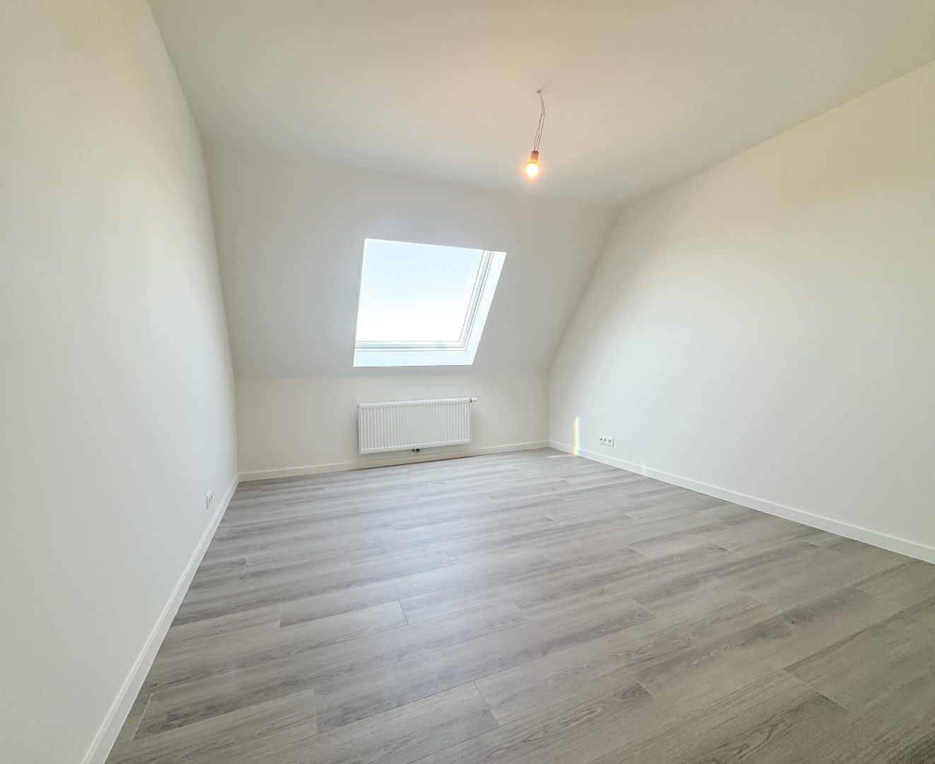 Ruim instapklaar nieuwbouwappartement (167 m²) met 3 slaapkamers en groot terras in centrum Eernegem foto 13