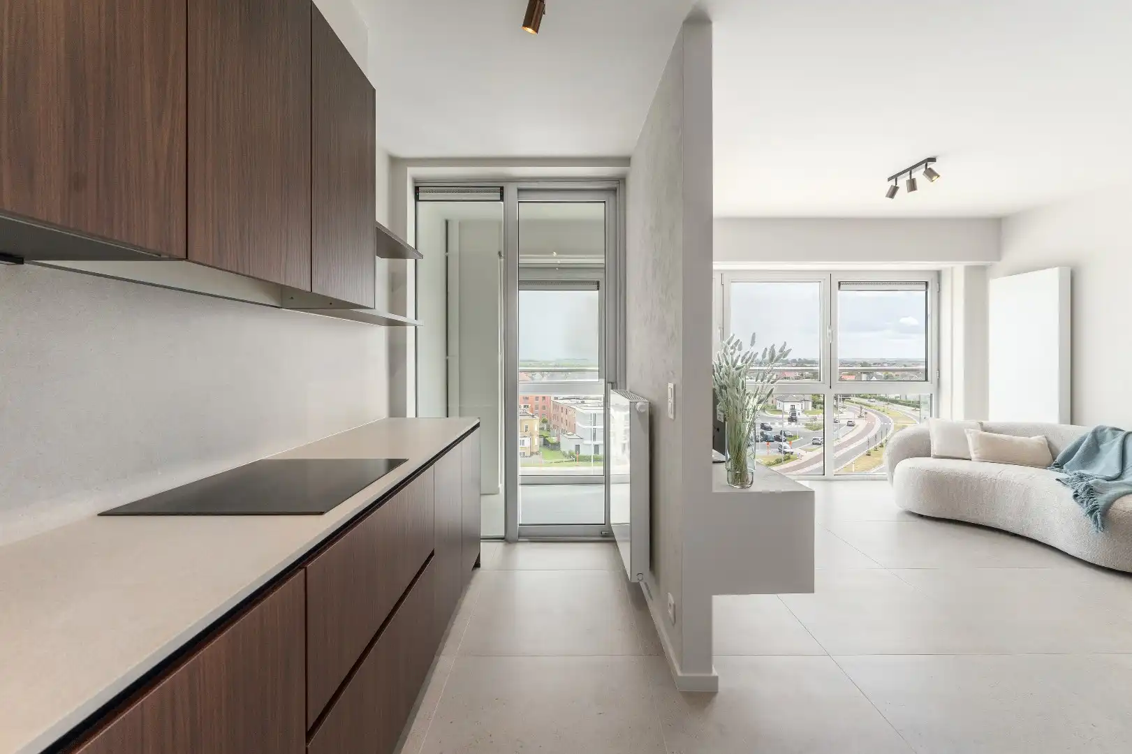 Volledig gerenoveerd appartement - achterkant Zeedijk foto 5