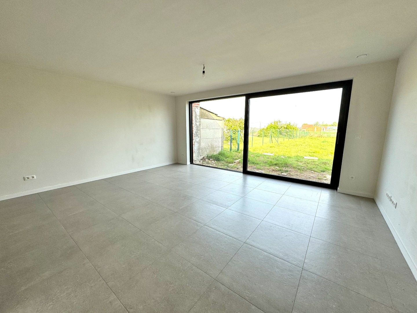 NIEUWBOUW WONING MET 3 SLAAPKAMERS, GARAGE EN TUIN (515m²) foto 5