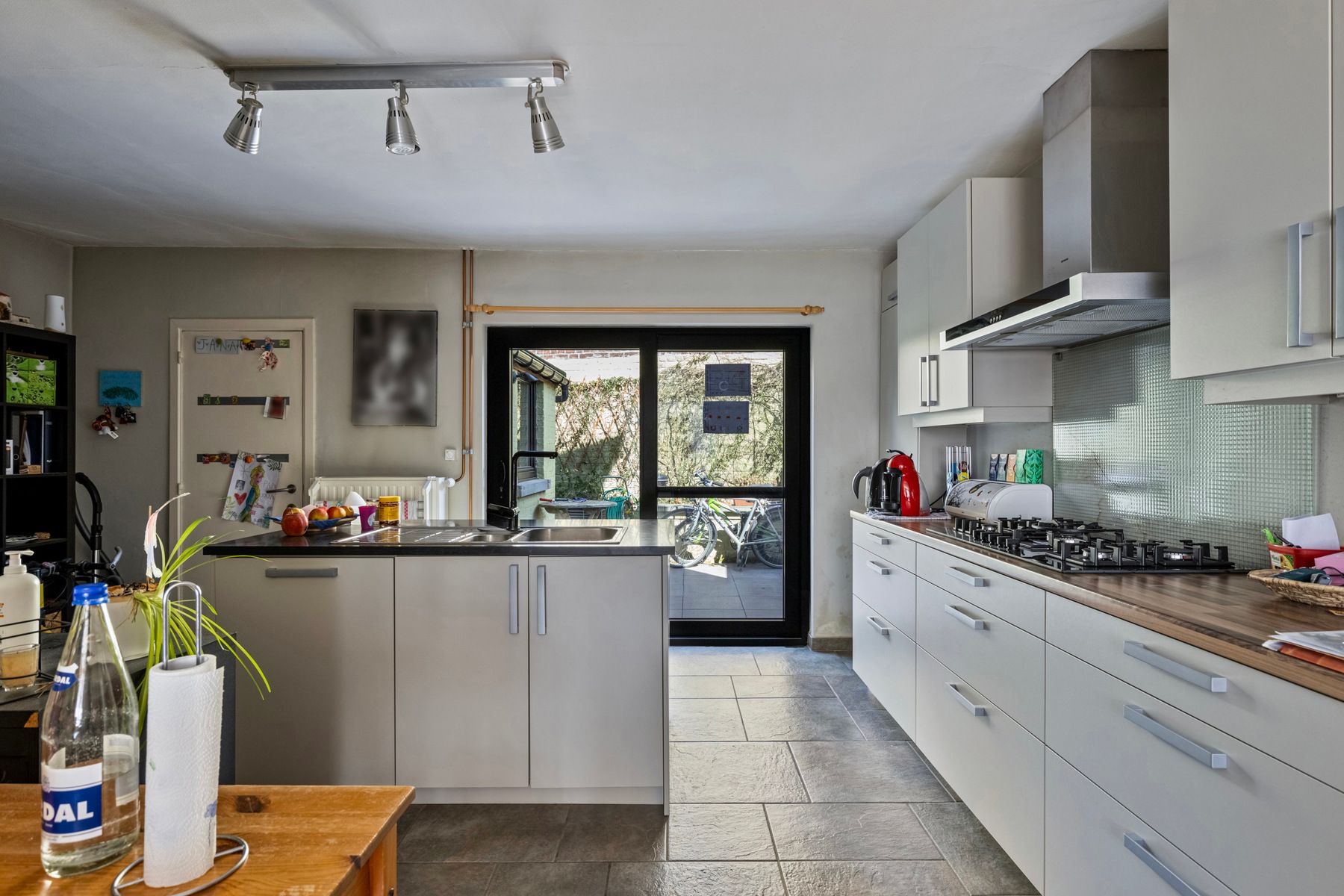 Instapklare woning met 2/4 slaapkamers met terras foto 4