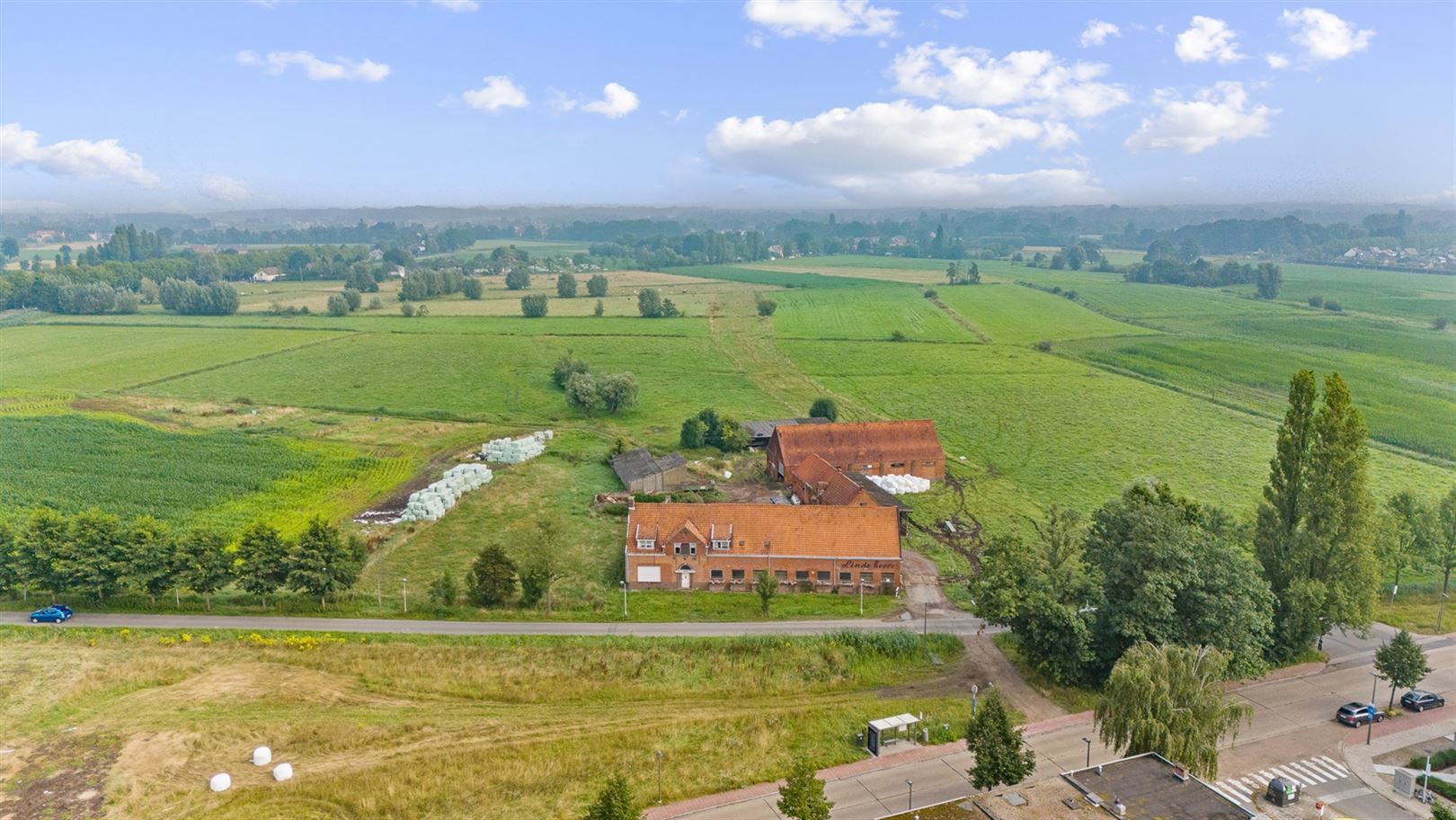 Boerderij met iets meer dan 38ha grond foto 2