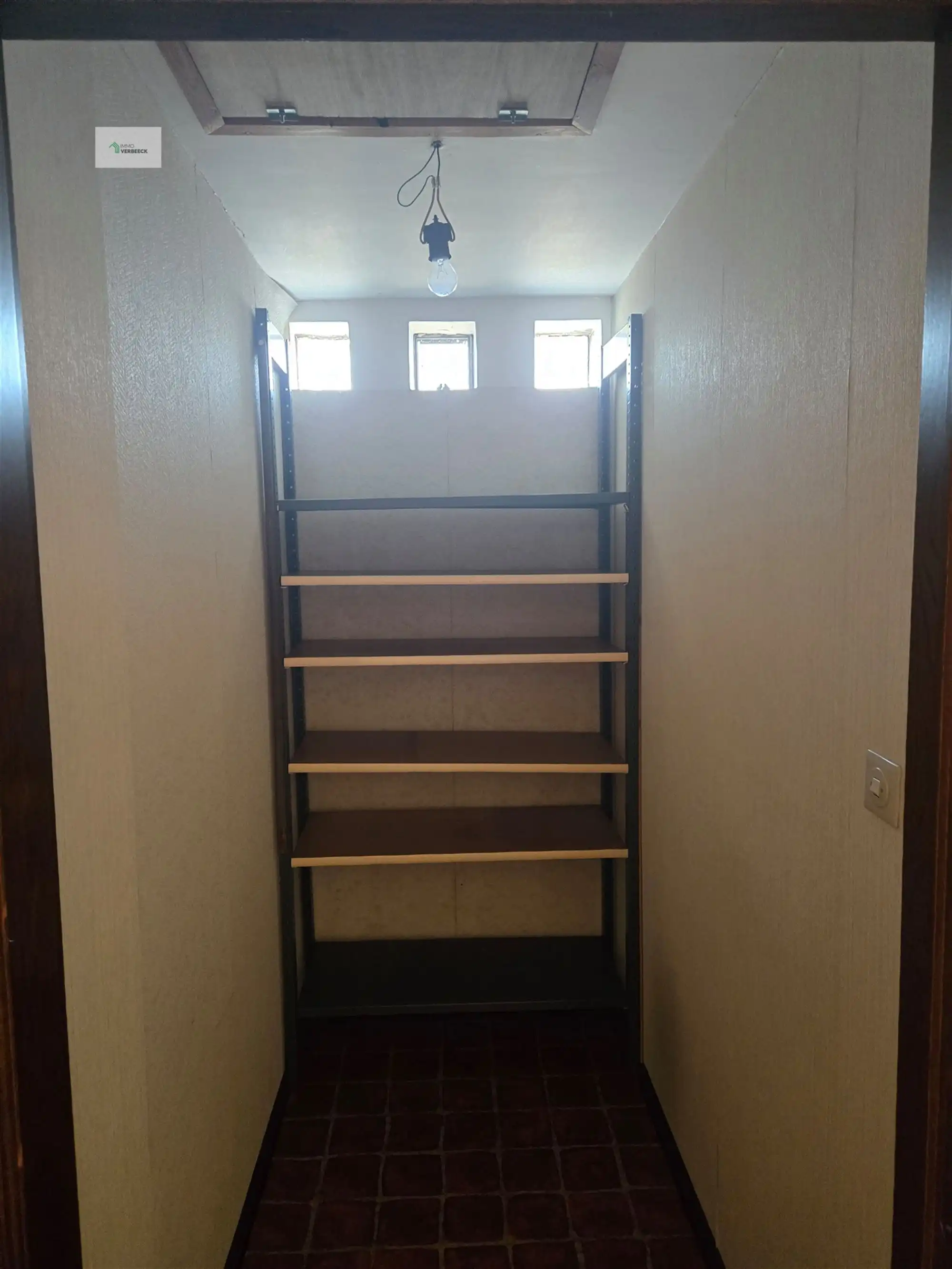 Ruime woning met 4 slaapkamers op 914 m² te Bale foto 16