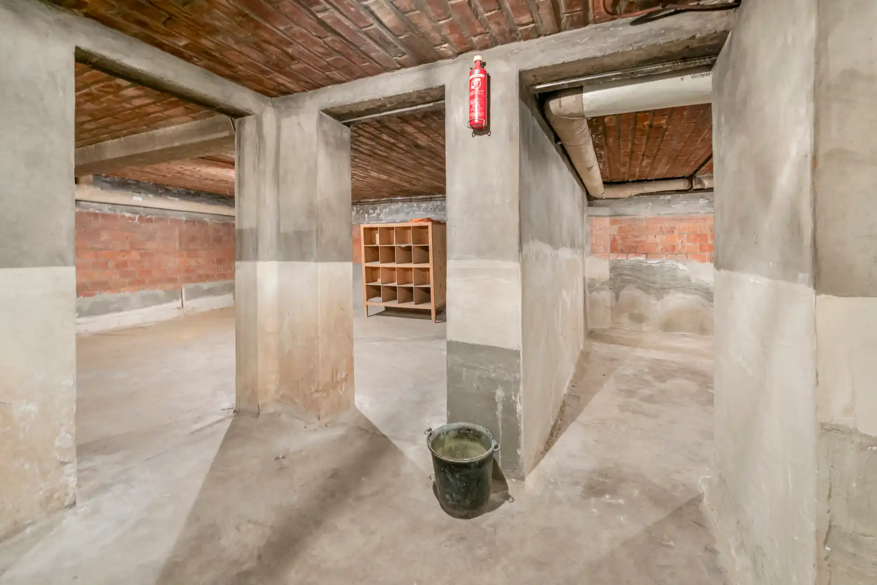 Imposante herenwoning met loods in hartje Overmere  foto 33