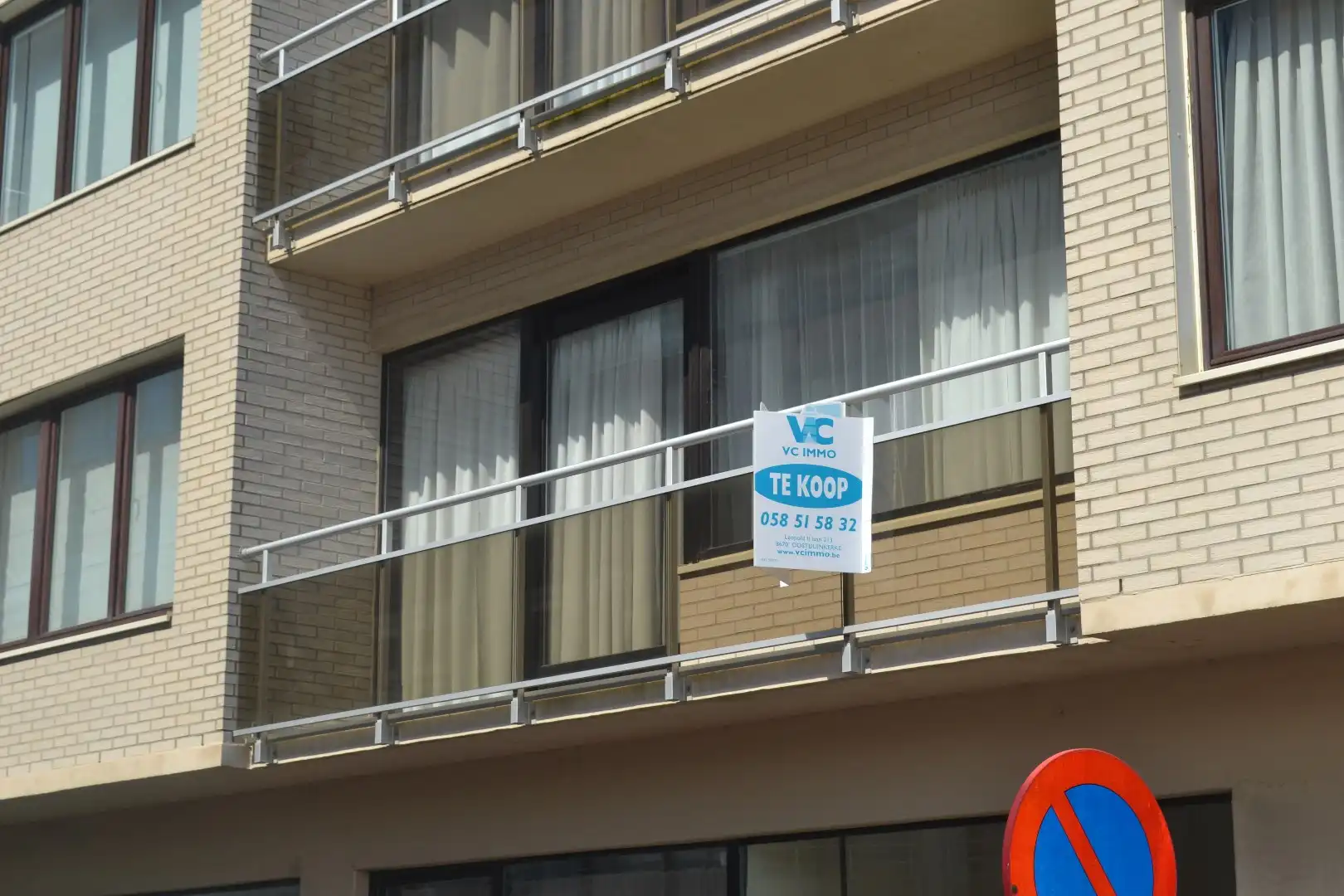 Gemeubeld appartement met  slaaphoek te Oostduinkerke ,  terras en  zijdelinks zeezicht.  foto 10