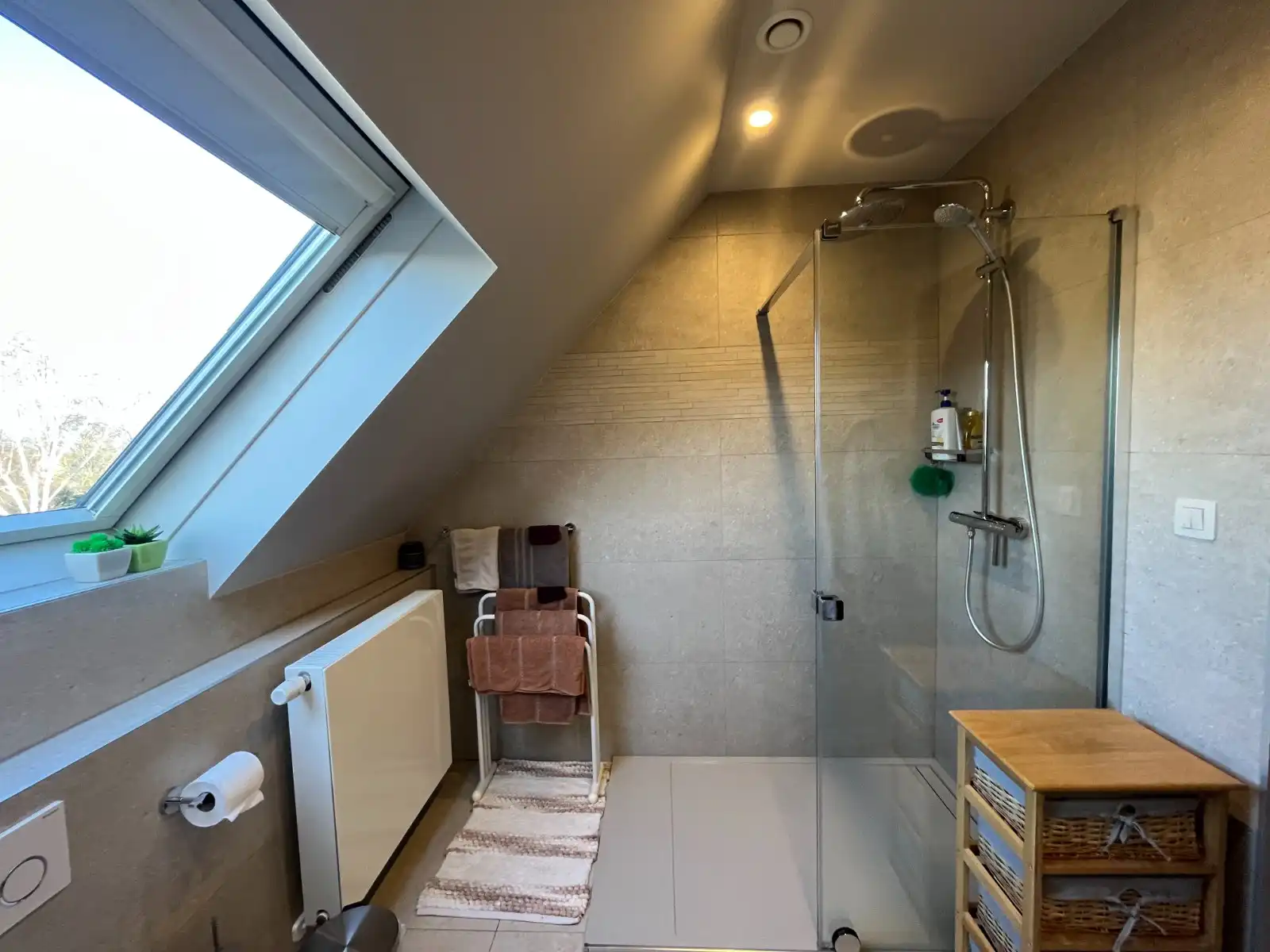 Instapklare alleenstaande woning in rustige wijk nabij centrum Waregem  te koop foto 19