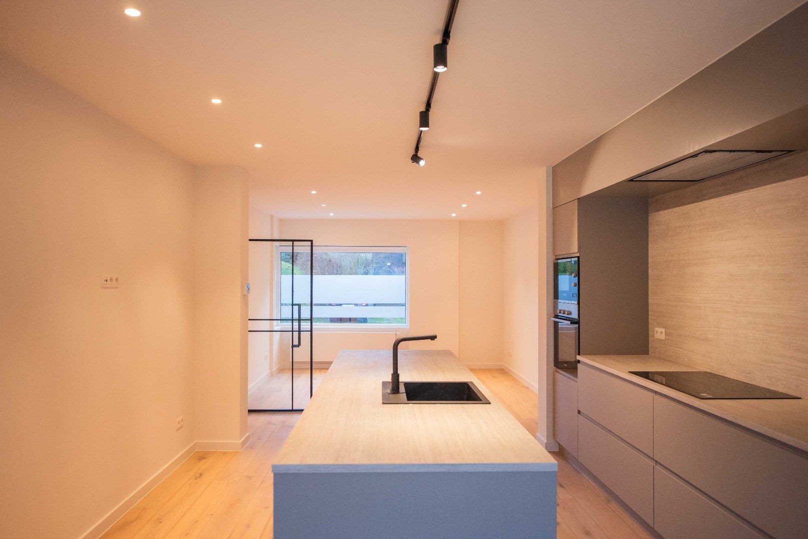 OOSTENDE- MARIAKERKE foto 9