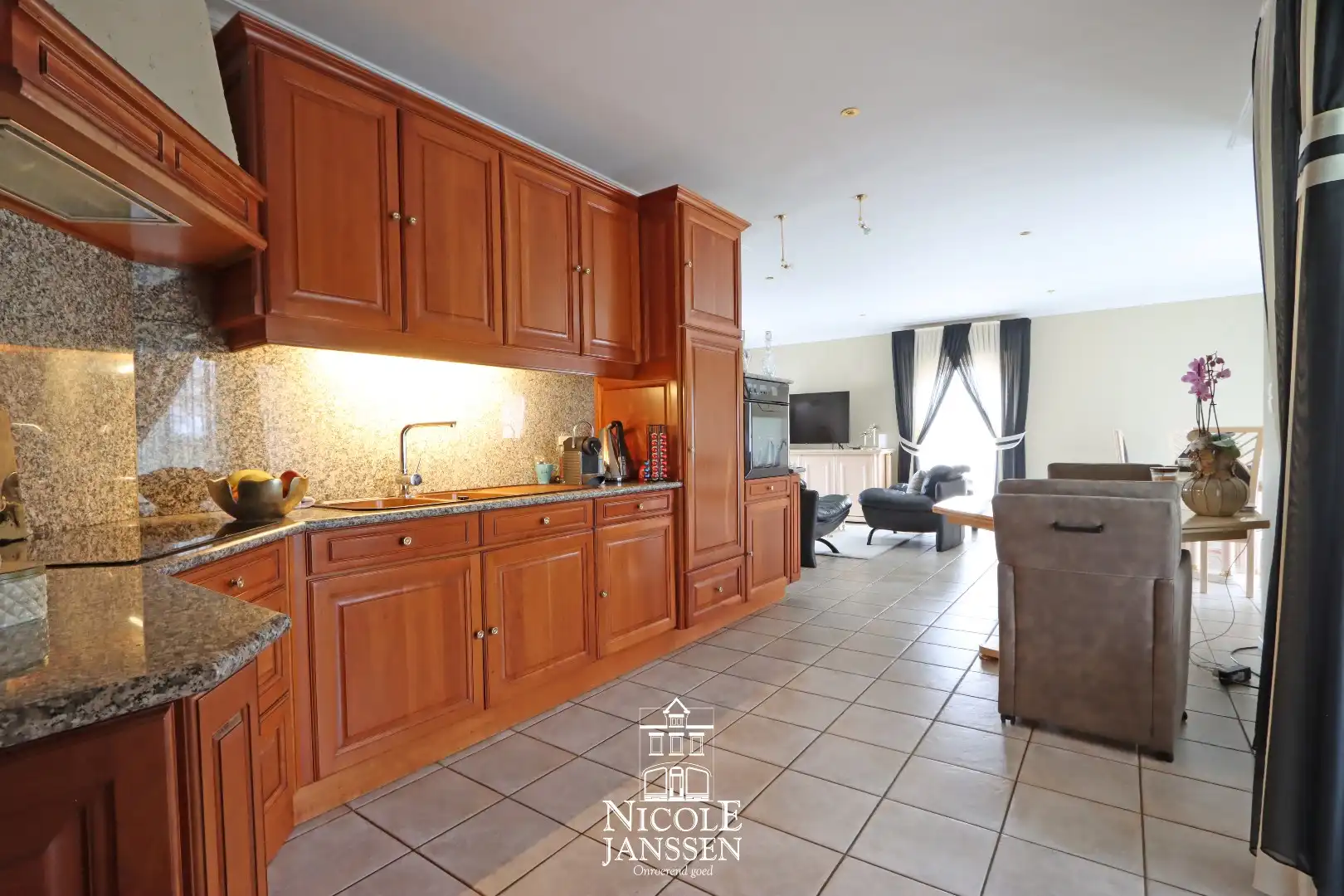 Ruime mediterrane villa  foto 9