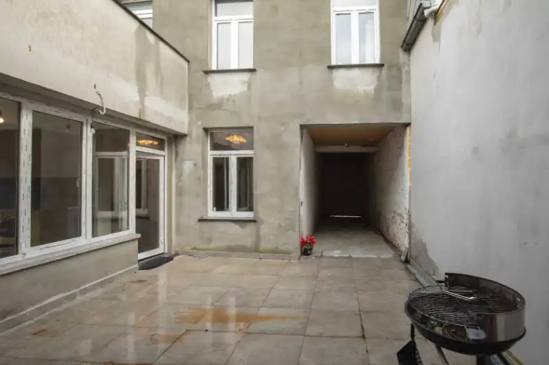Centrum Izegem - Gelijkvloer appartement met garage en hobbyruimte foto 9