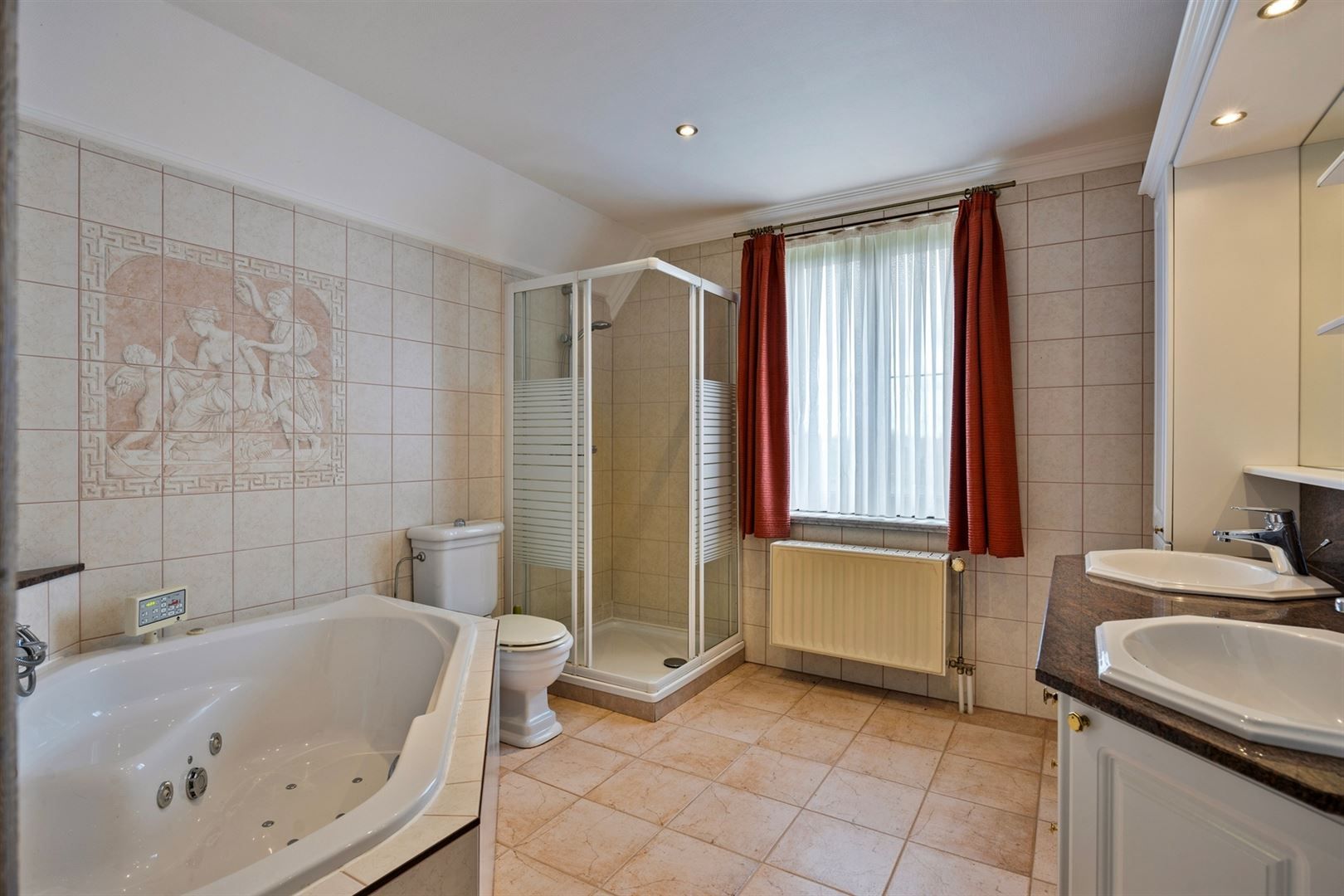 Exclusieve Villa met Luxe afwerking en idyllische tuin. foto 22