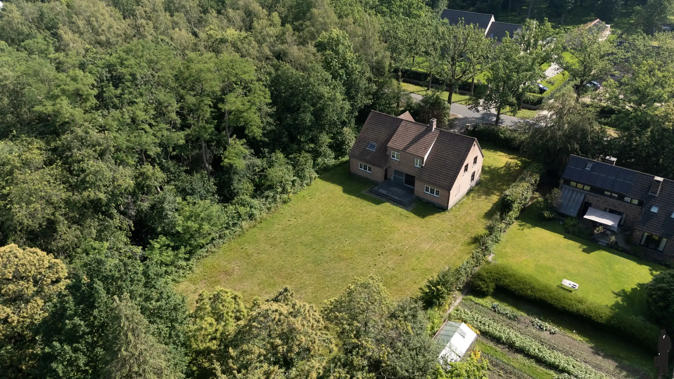 Karaktervolle villa op perceel van ca. 3.017 m² foto 22