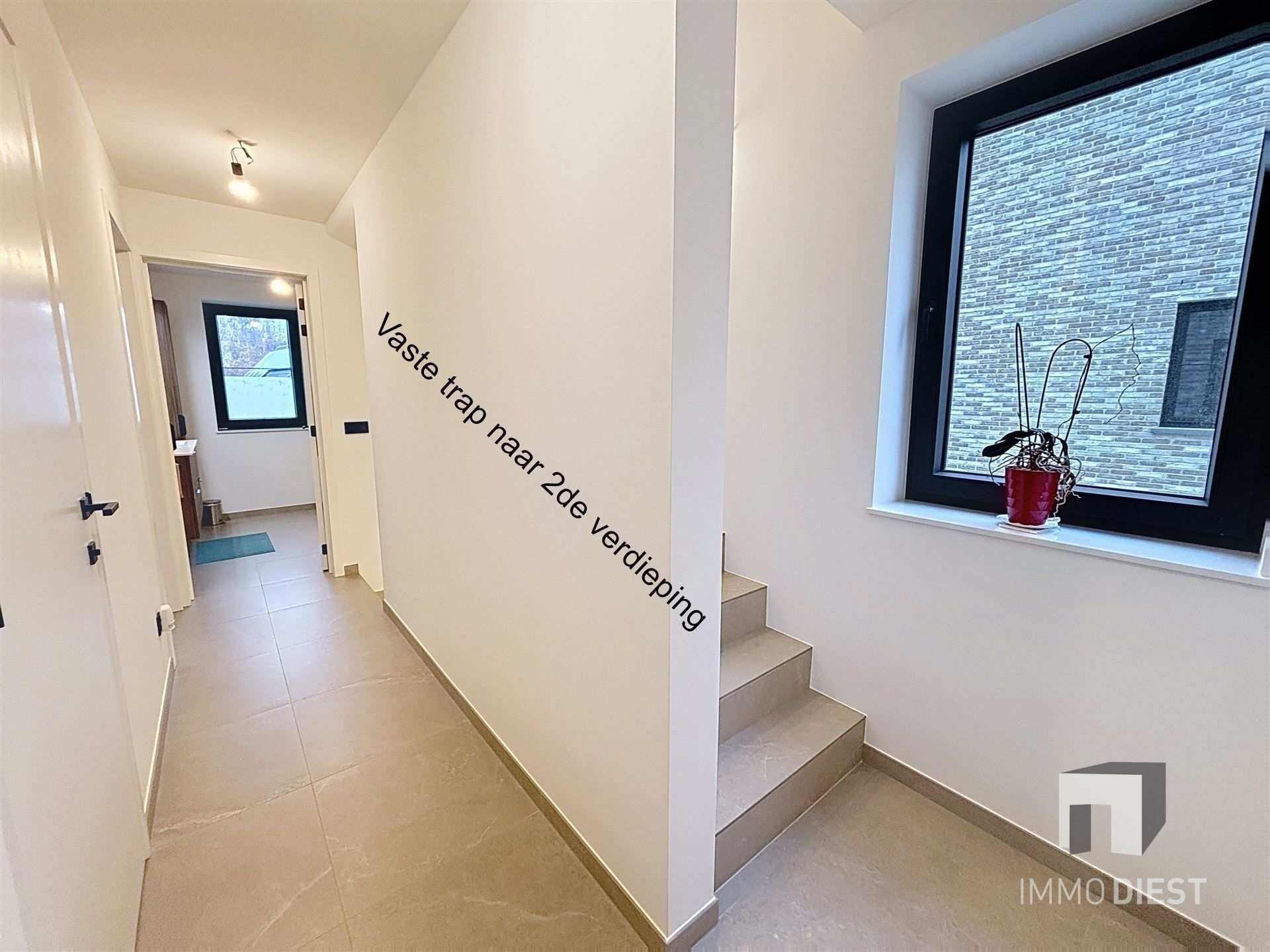 Nieuwbouw woninge met 5slaapkamers foto 24