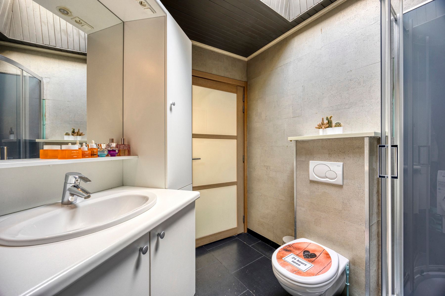 Instapklare woning met veel lichtinval in hartje Zele foto 9