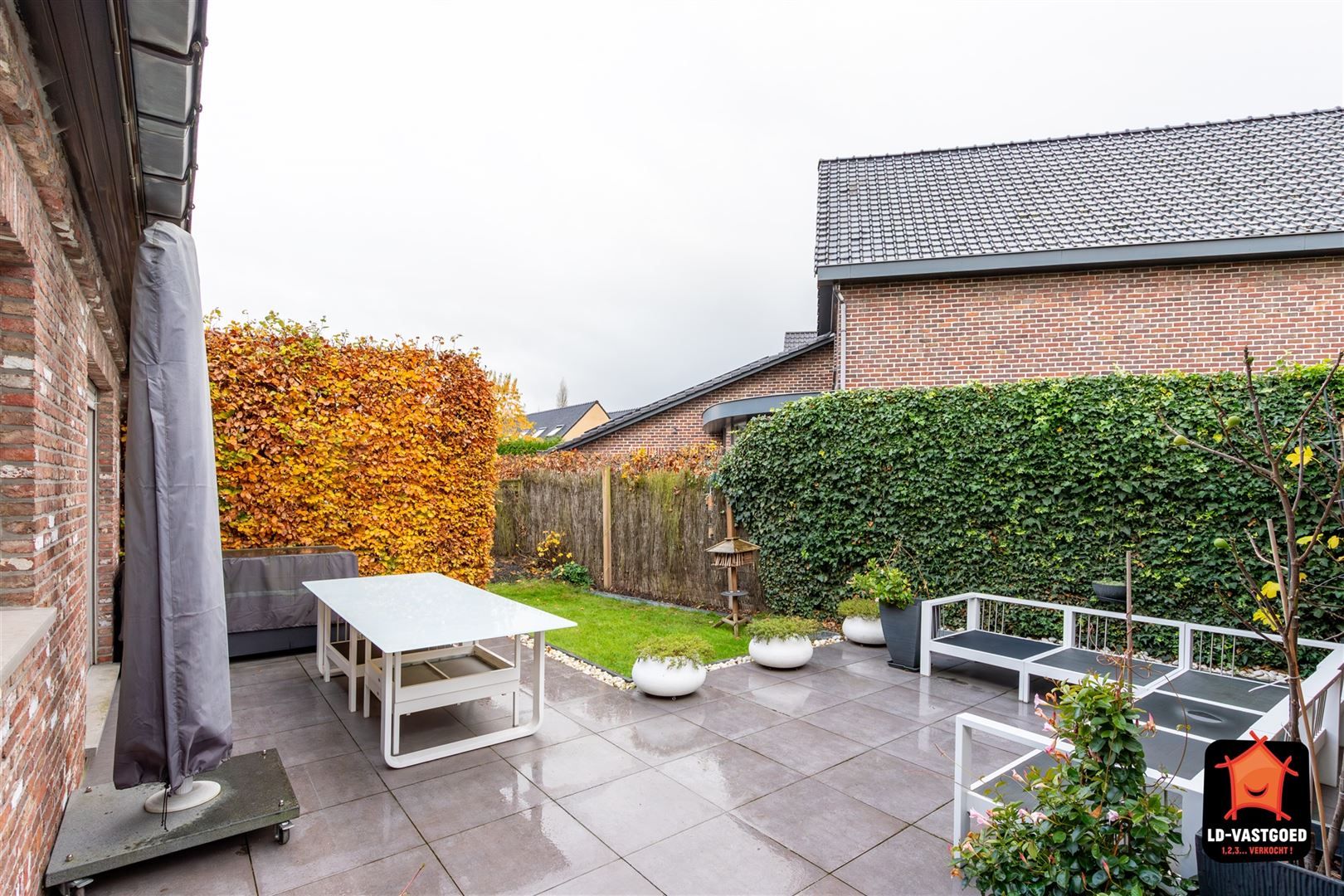 Goed gelegen woning met aparte garage foto 13