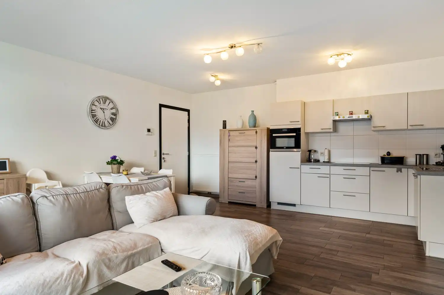 Instapklaar appartement met 2 slaapkamers en zonnig terras! foto 4