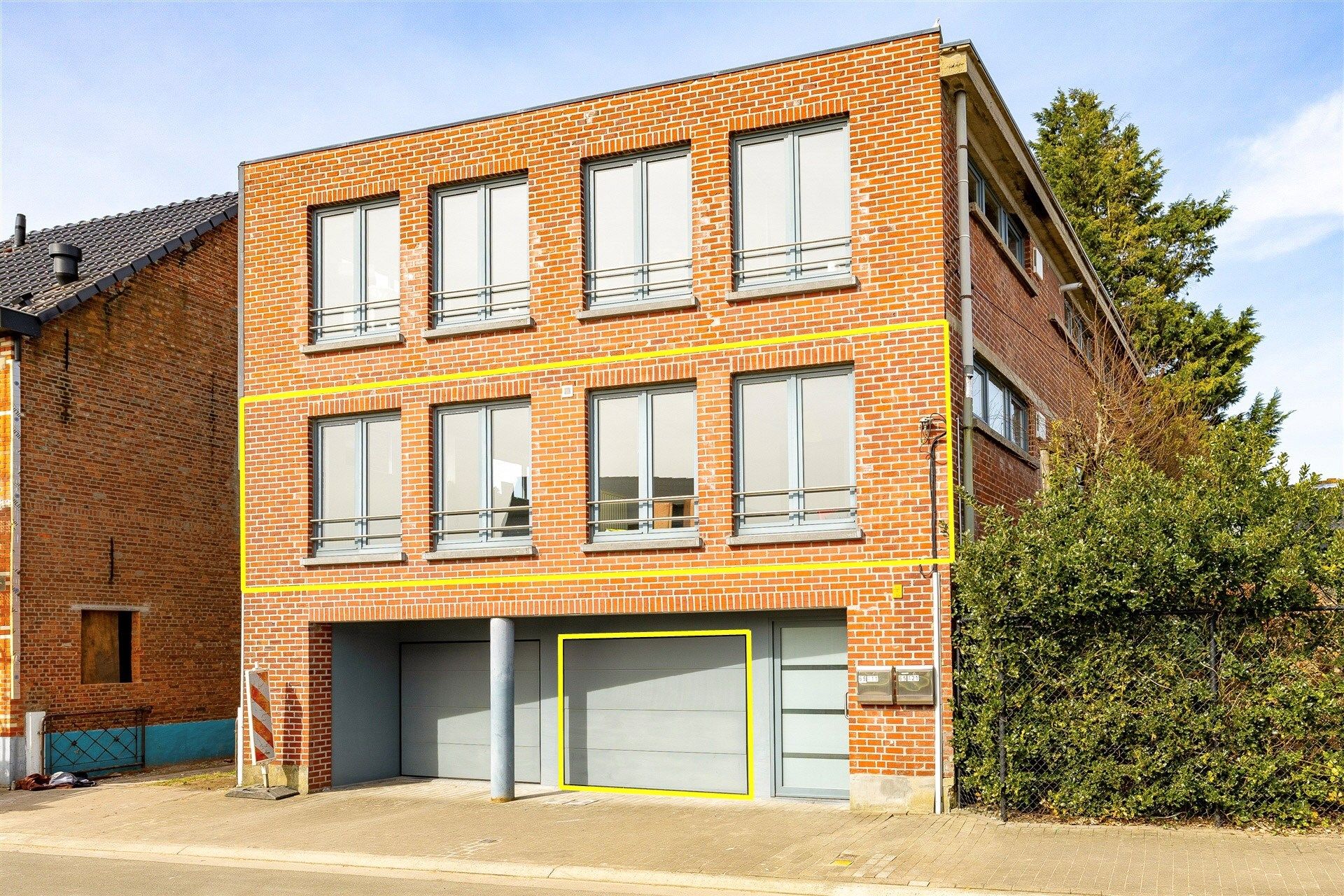 Ruim 2 slpk app met groot terras en garage in Ten-Ede foto {{pictureIndex}}