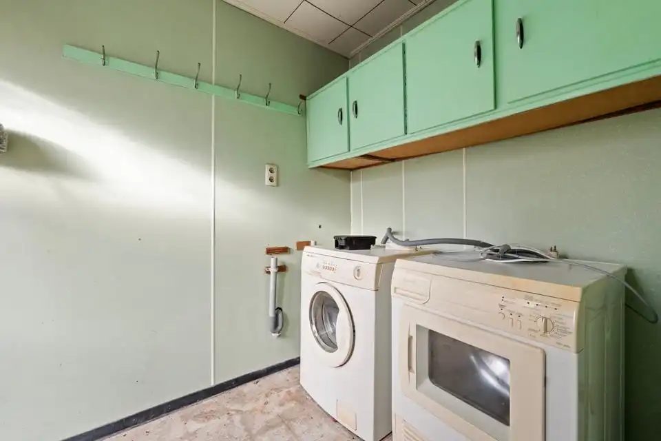 TE RENOVEREN GEZINSWONING MET VEEL POTENTIEEL IN HET LANDELIJKE MONTENAKEN foto 23