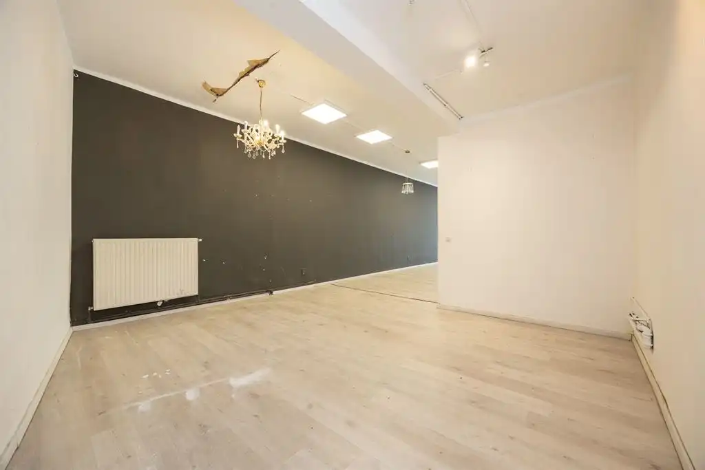 Ruime Handelsgelijkvloers met grote visibiliteit foto 3