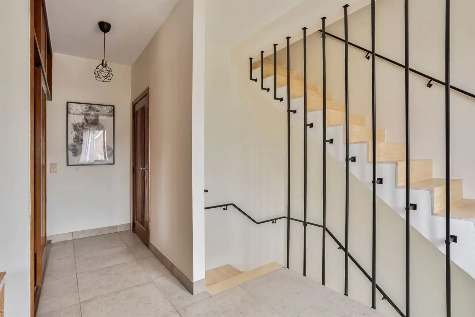Gerenoveerde woning met tuin en 3 grote slaapkamers  foto 11