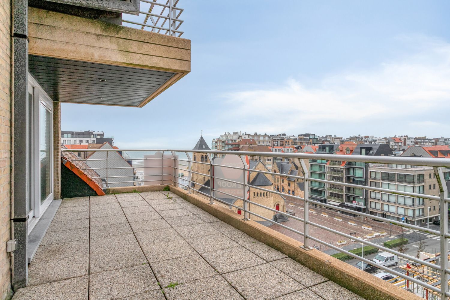 Instapklaar appartement met 2 slaapkamers en mooi zeezicht foto 10