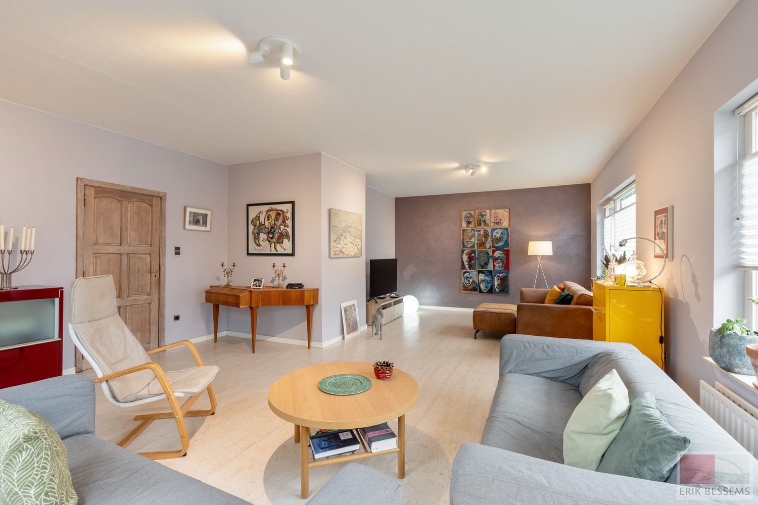 Karaktervolle woning uit 1980 bevindt zich op een perceel van maar liefst 1.399 m² en biedt een bewoonbare oppervlakte van 278 m² foto 5