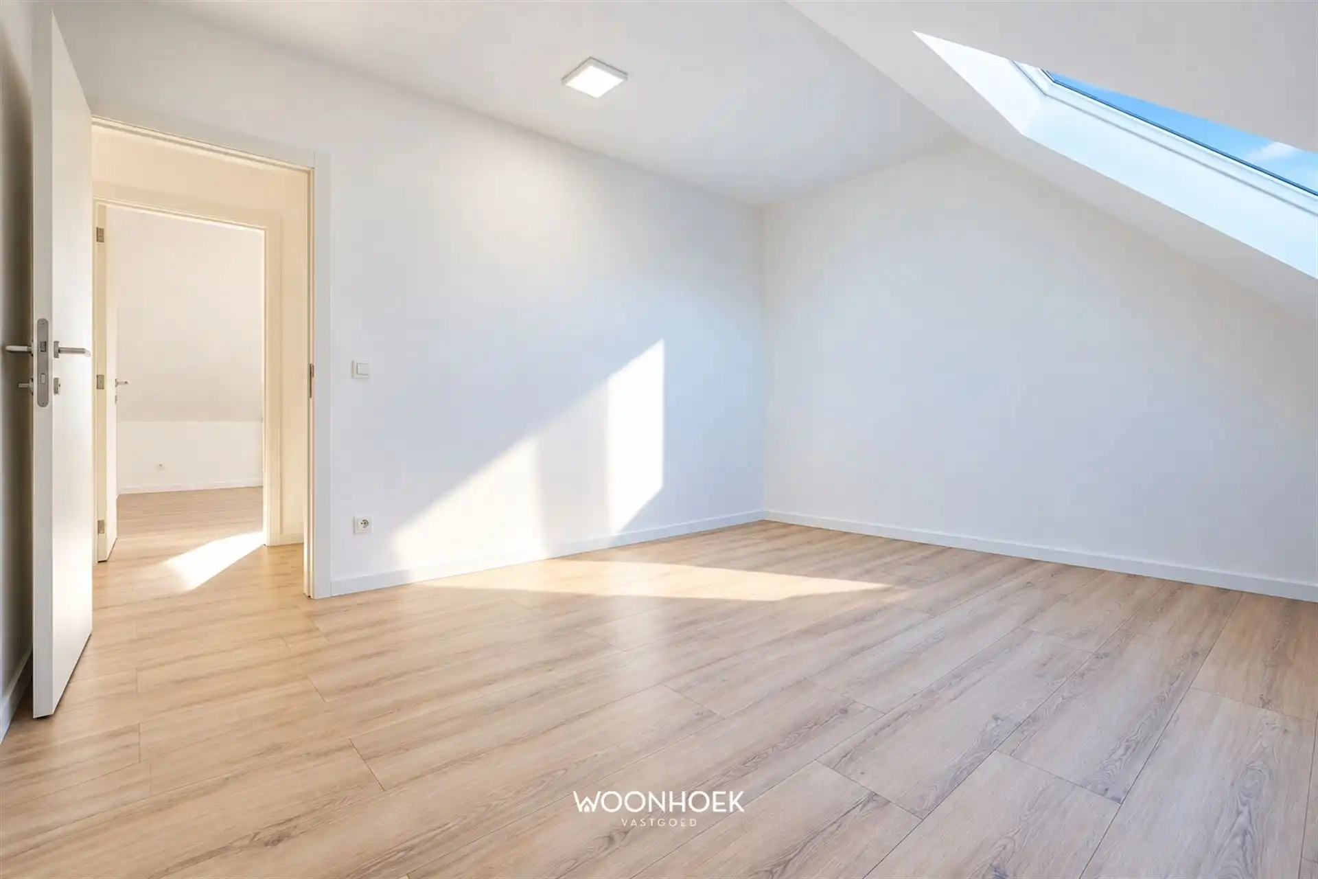 Gerenoveerde, 5 slaapkamer woning anno 2026 met label B! foto 11
