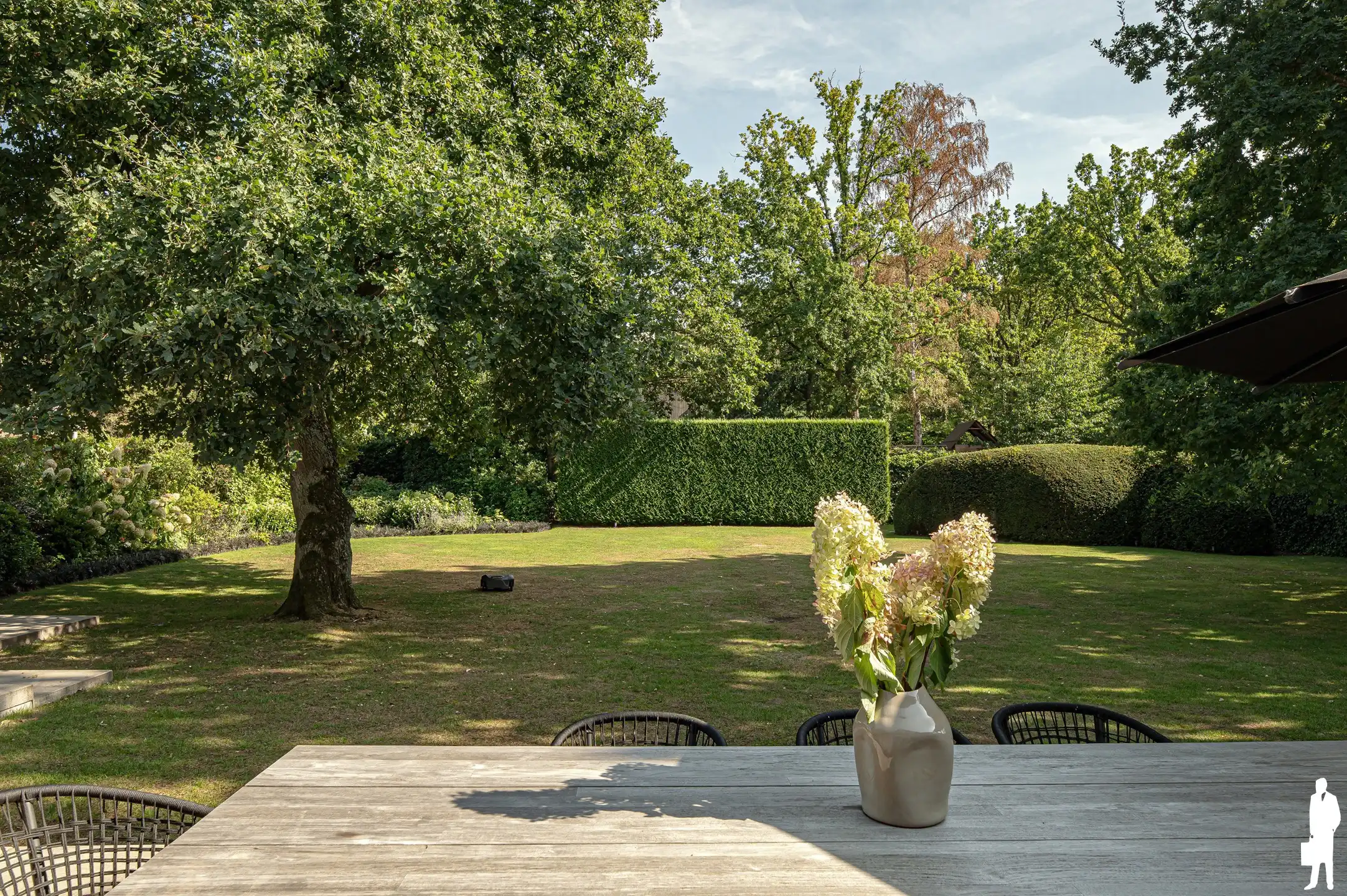 Charmante lichtrijke woning, met prachtige aangelegde tuin! foto 15