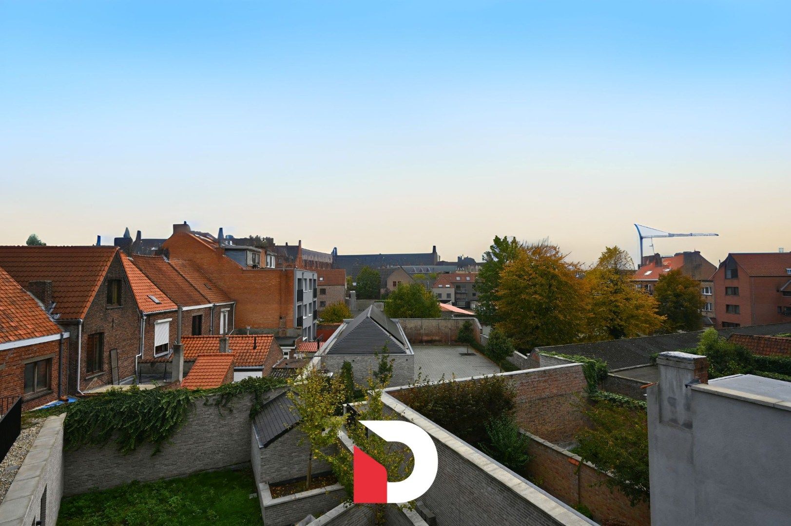 Instapklaar appartement met 2 slk label A en ruim terras centrum Brugge foto 4