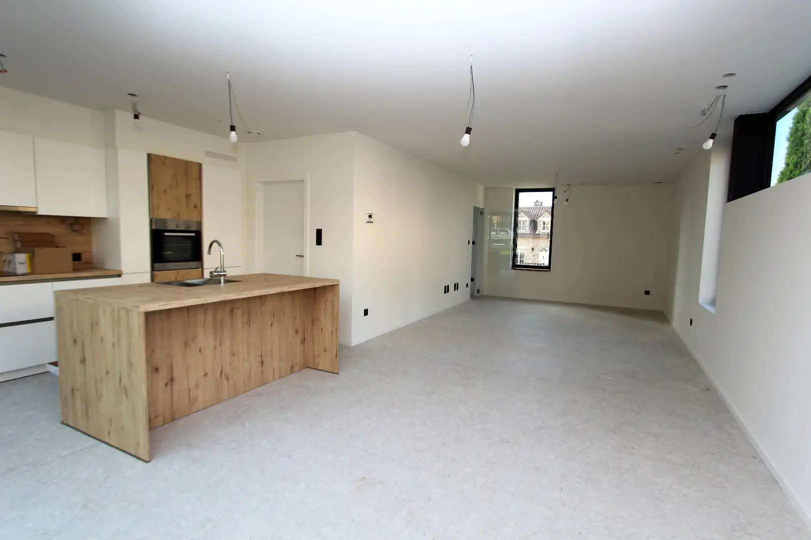 PRACHTIG AFGEWERKTE WONING (2020) foto 4