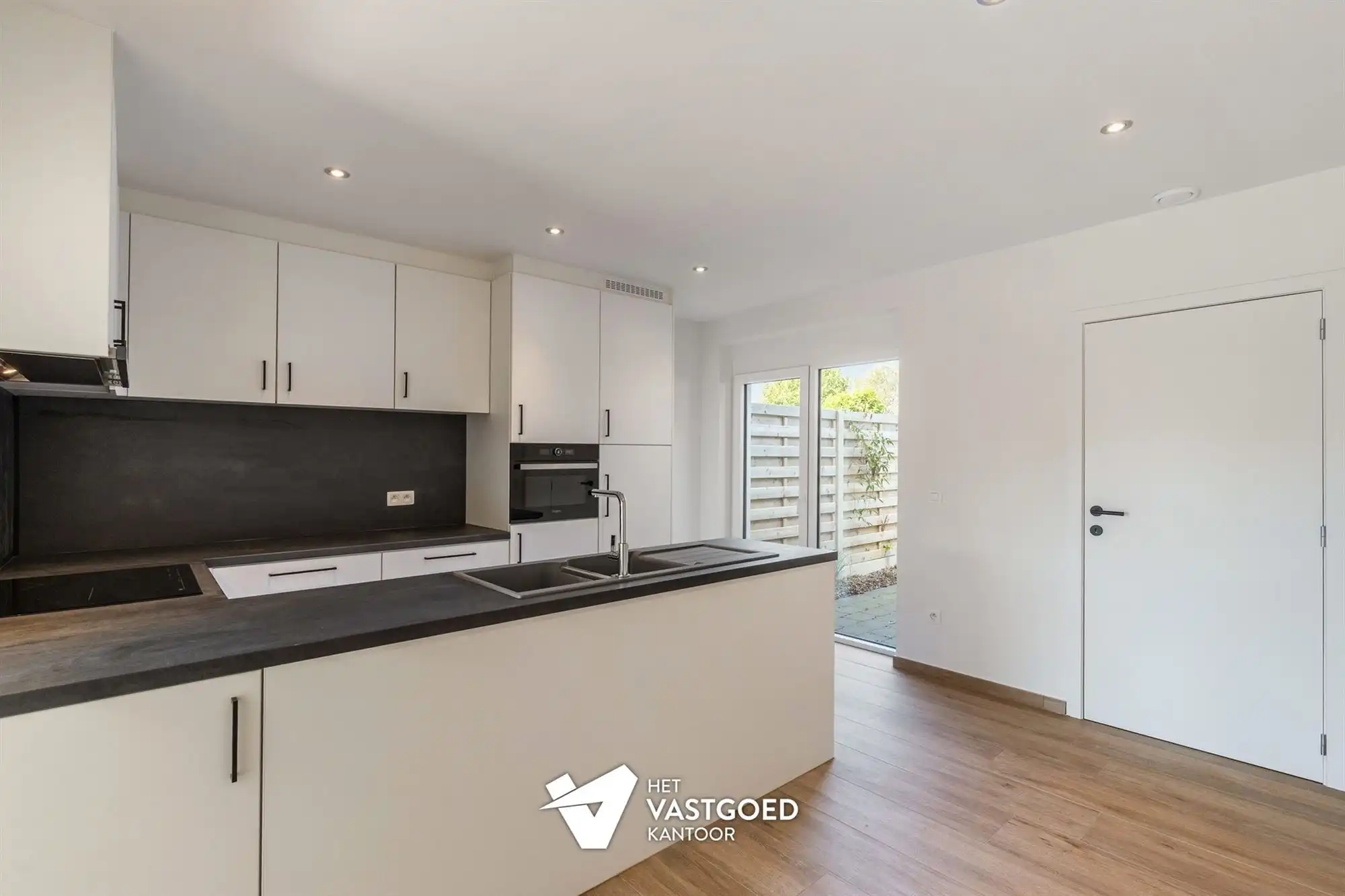 KWALITATIEF GERENOVEERDE WONING VLAKBIJ CENTRUM foto 7