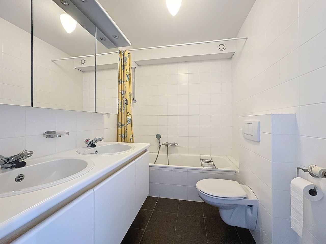 Buitengewoon ruim appartement met frontaal zeezicht en een woonkamer van maar liefst 8,12 m breed! foto 18