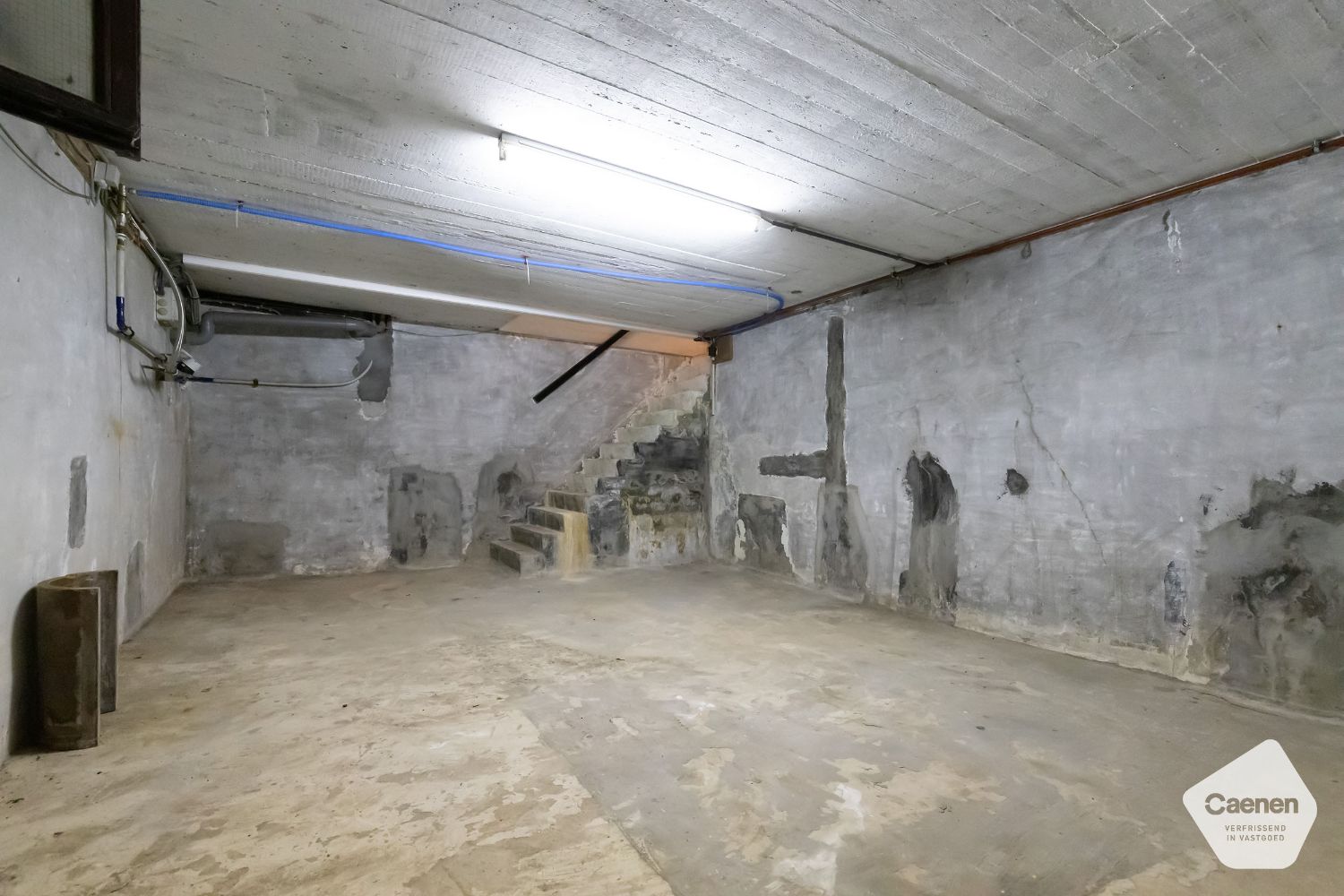 LEUKE HEDENDAAGSE WONING met 3 slaapkamers en een LOODS met oprit foto 17