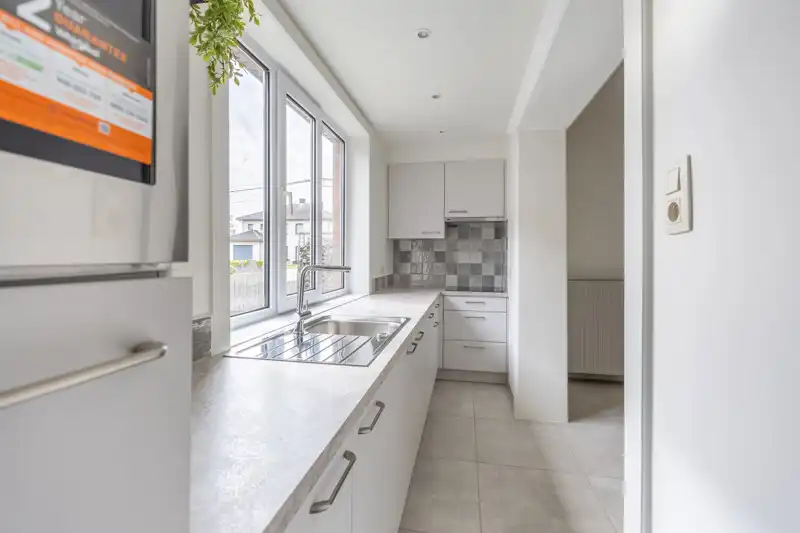 Smaakvol gerenoveerde woning met 3 slaapkamers en garage foto 8
