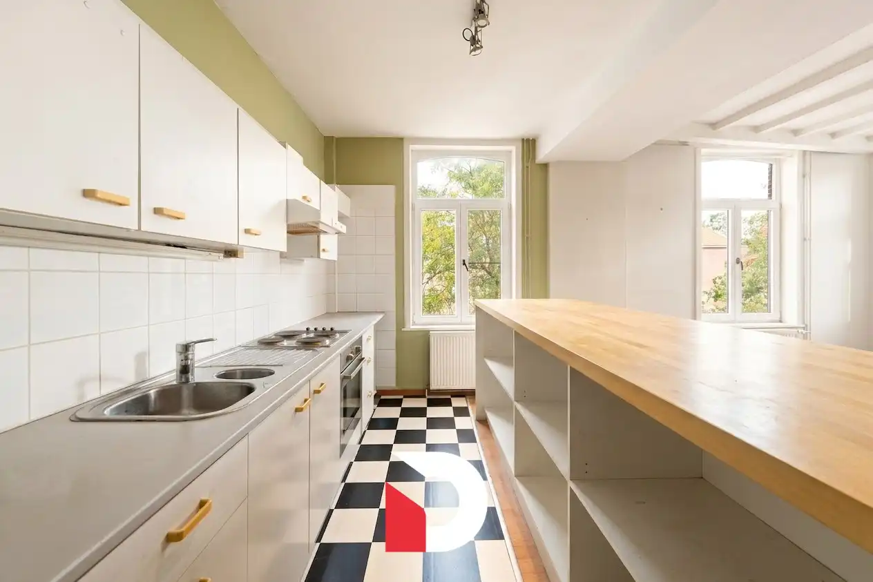 Lichtrijke hoekwoning uitgerust met een polyvalente ruimte / atelierruimte op de gelijkvloerse verdieping. foto 7