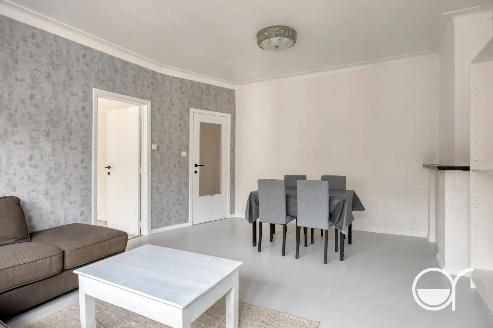 Instapklaar tweeslaapkamerappartement met garagebox foto 6
