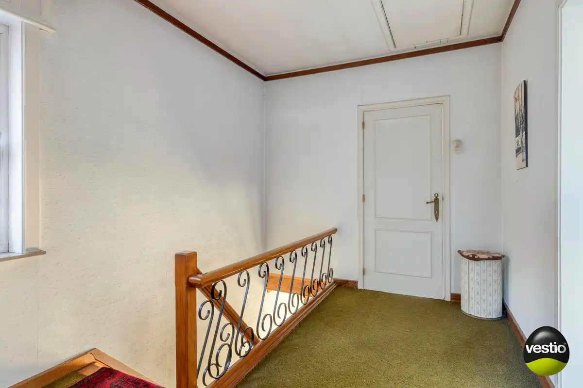 TE RENOVEREN WONING MET 3 SLAAPKAMERS EN GARAGE OP EEN RUIM PERCEEL VAN  8A 29CA IN HARTJE NIEUWERKERKEN foto 17