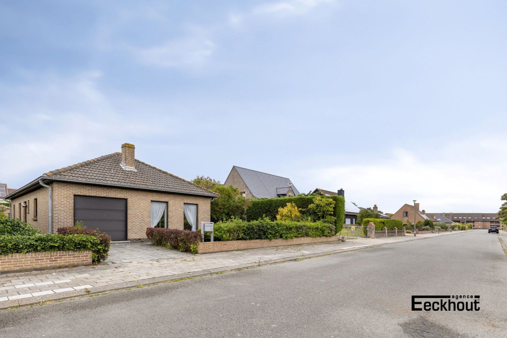 Verzorgde villa met garage in een brede, rustige straat in residentiële wijk! foto 21