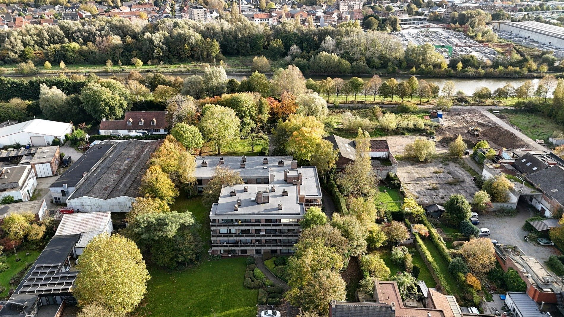 Groot appartement met terras, verzicht, staanplaats en 2 kamers foto 13