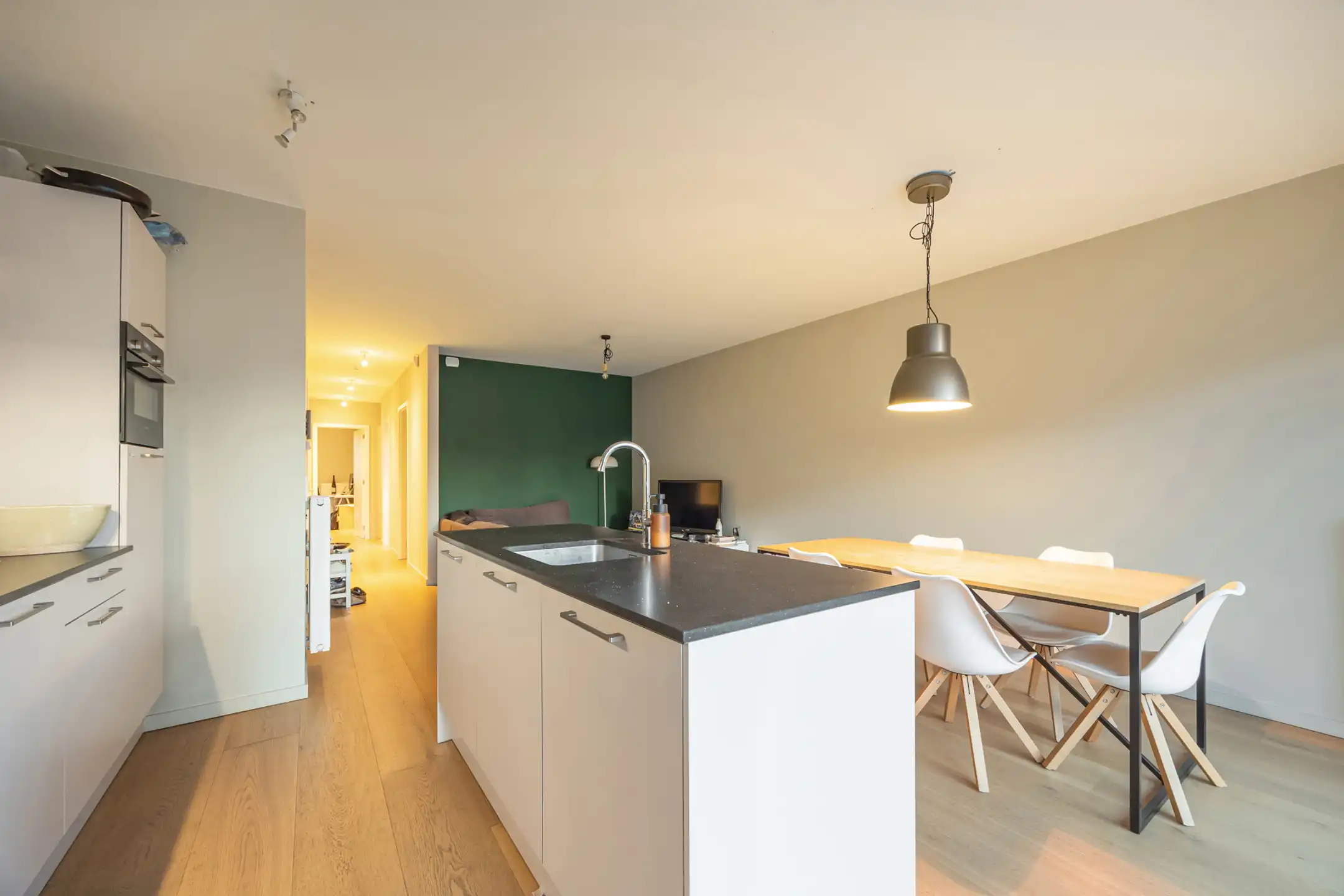 Recent appartement met 2 slaapkamers en terras foto 7