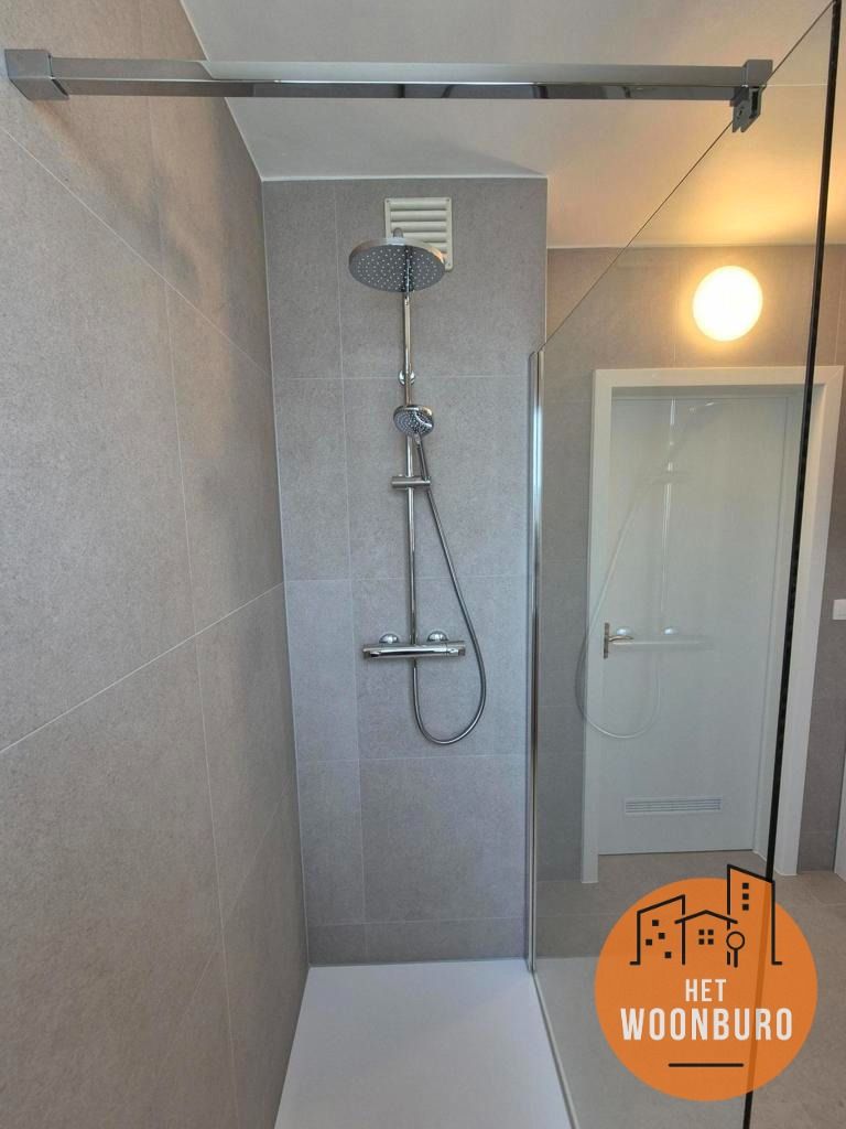 Appartement 2e verd. met 2 slpks, kelder en autostaanplaats foto 16