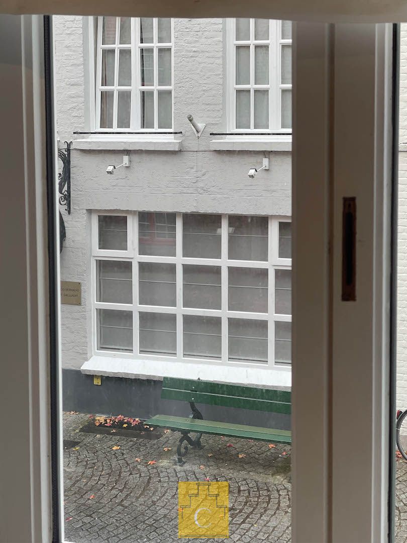Trendy stadswoning - totaalrenovatie, strakke lijnen en een keitof terras - topligging Moerstraat foto 16