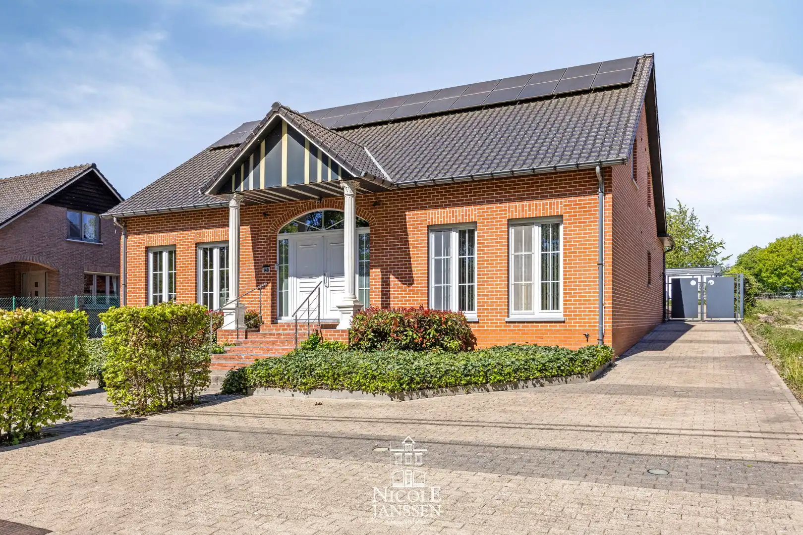 Zeer ruime gezinswoning foto {{pictureIndex}}