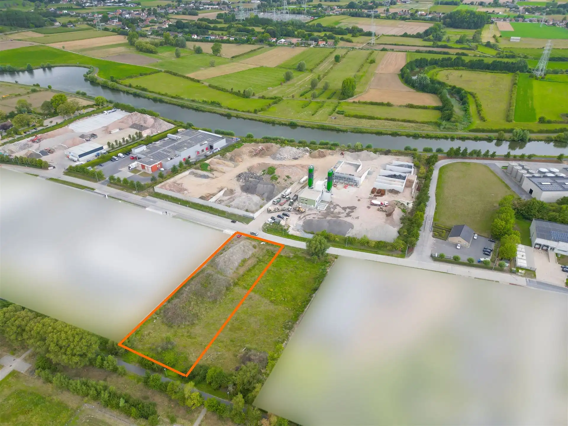 KMO-grond dichtbij de N8 foto 4