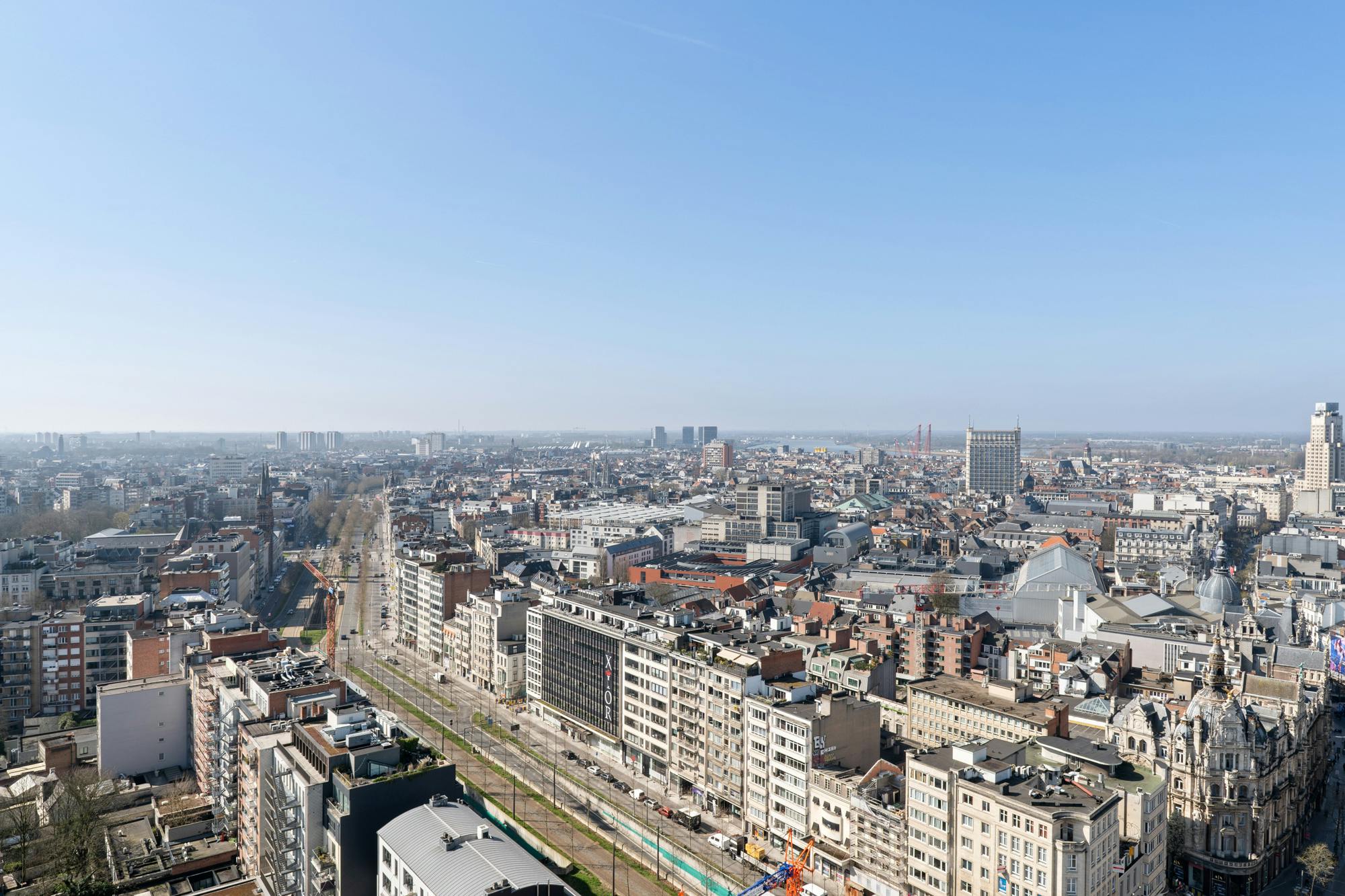 Exclusief wonen met panoramisch uitzicht in de Antwerp Tower foto 26