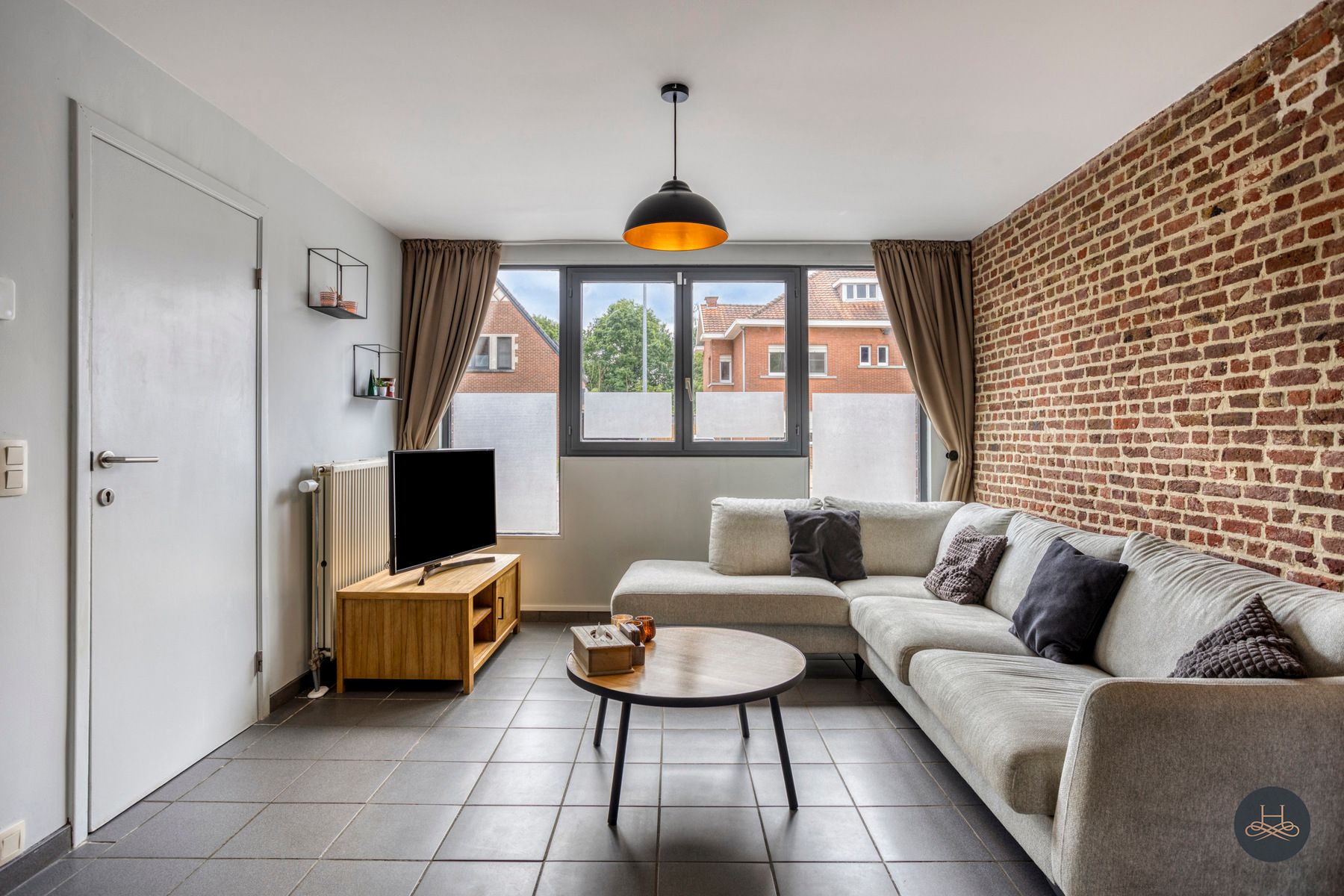 Charmante, gerenoveerde halfopen woning met grote tuin foto 9