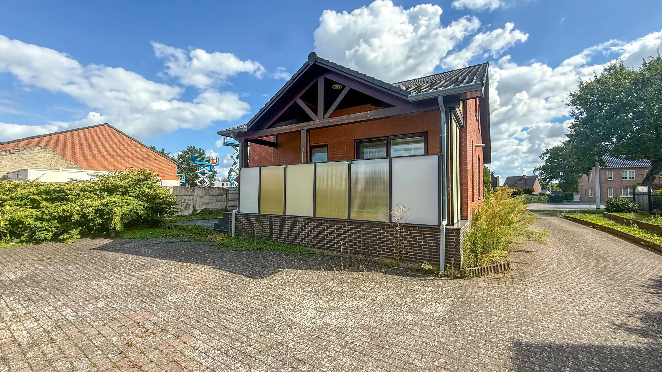 Ruime woning met 4 SLPK op een toplocatie! foto 55