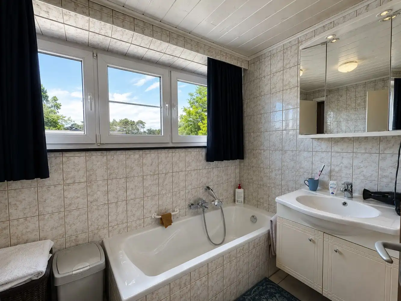Ruime woning met aangename buitenruimte (H.O.B.) foto 11