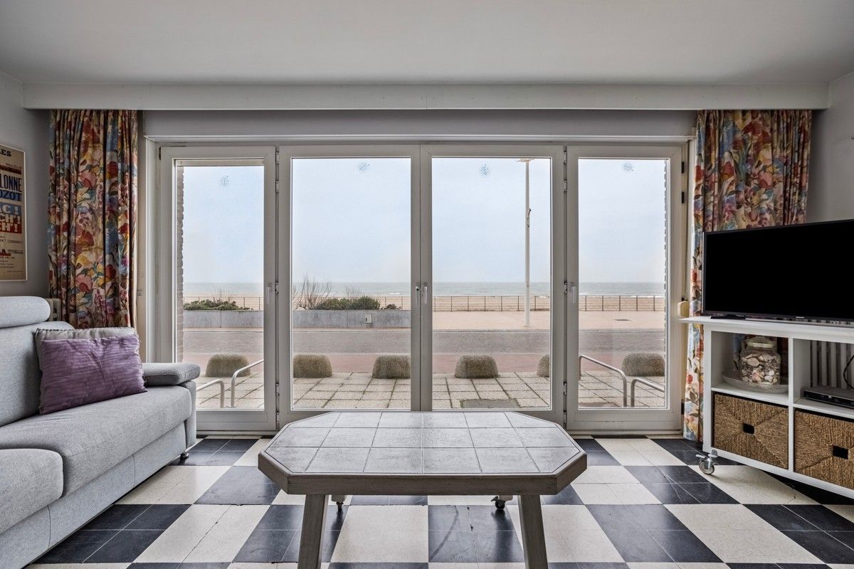 Appartement met twee slaapkamers te koop op de Zeedijk! foto {{pictureIndex}}