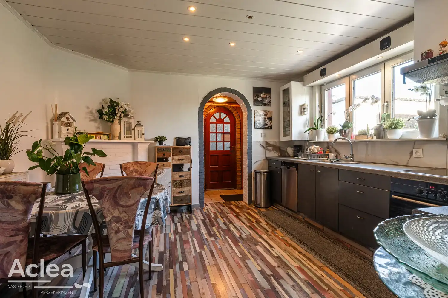 Halfopen woning met 3 slaapkamers, garage en leuke tuin in Sleidinge foto 11