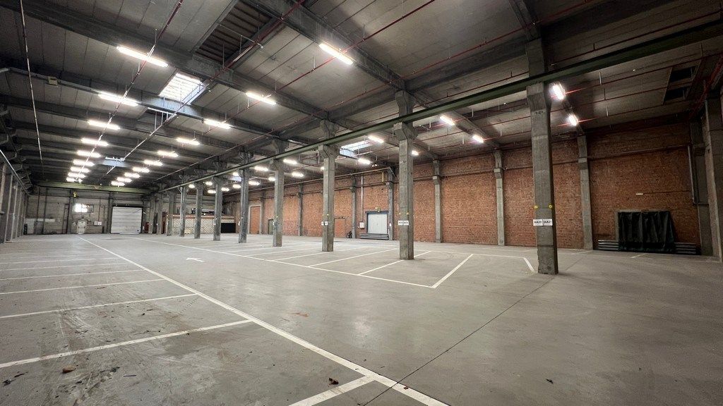 Loods met rolbrug te huur vlakbij afrit E17 te Sint-Niklaas foto 6