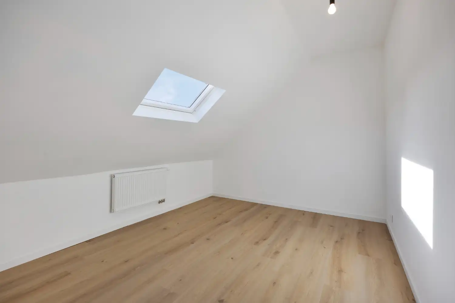 Volledig gerenoveerde woning in het centrum van Lichtervelde met 3 slaapkamers en leuk zonnig tuintje foto 15